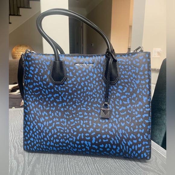 Michael Kors Mercer Saffiano Leather Tote top handle Handbag - Picture 2 of 11